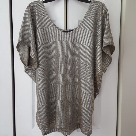Kim & Cami Tops - KIM & CAMI METALLIC BLOUSE * Large